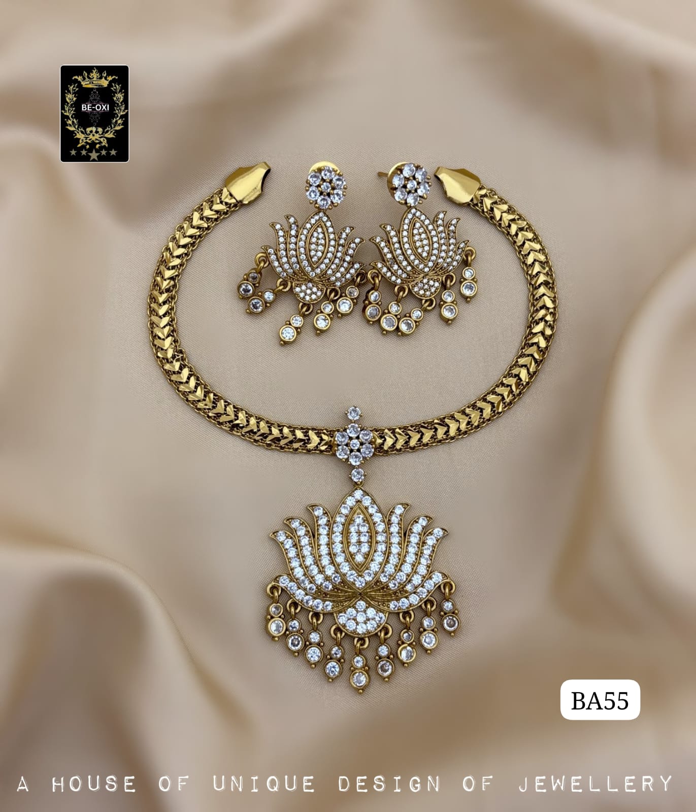 BA55 GOLDDUST LOTUS NECKLACE