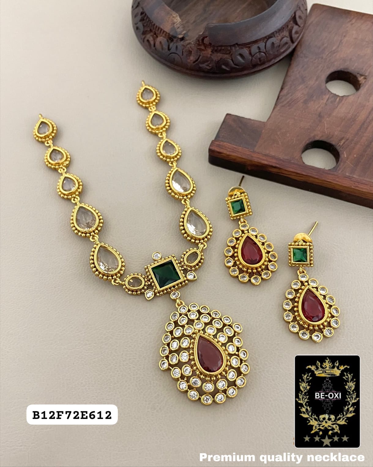 B45F72E612 MOLD FINISH MULTI SHORT NECKLACE