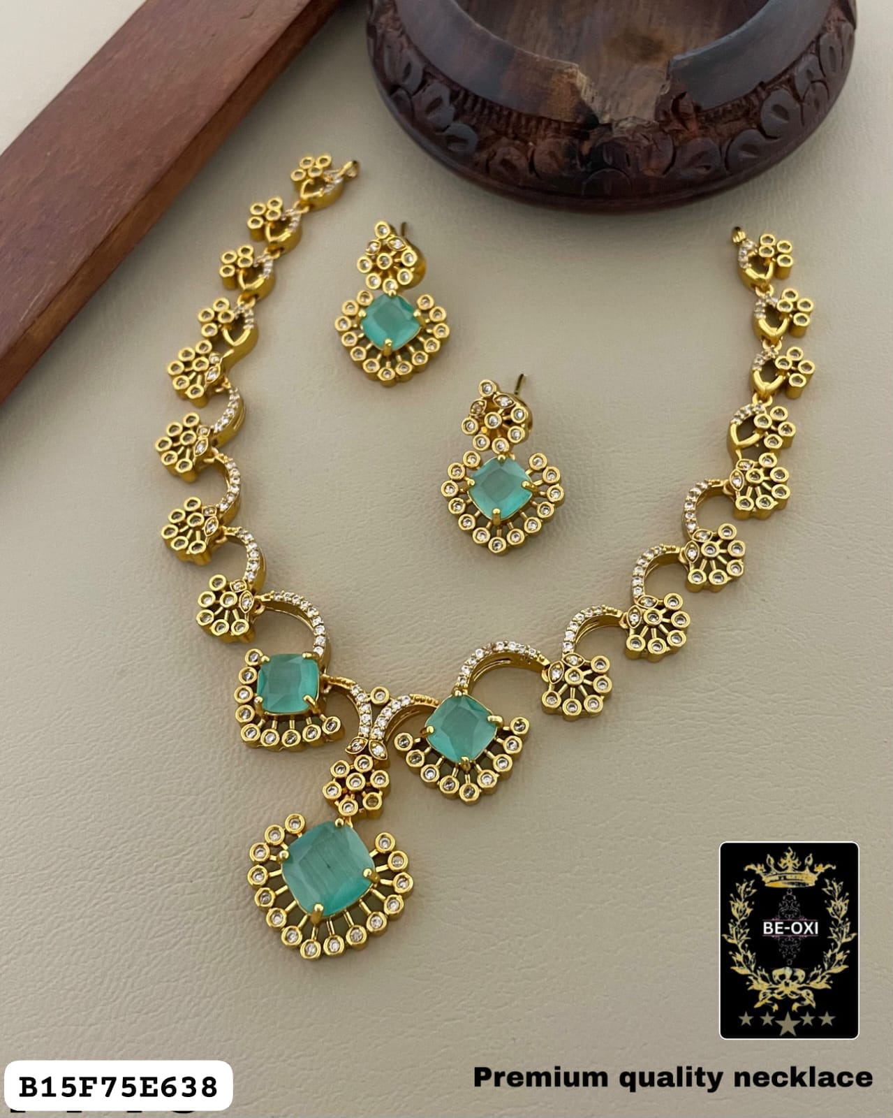 B53F75E638 AD BRASS NECKLACE (MINT)