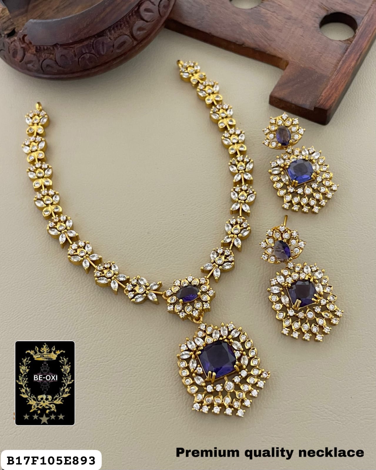 B52F105E893 AD PENDANT BRASS NECKLACE (BLUE)