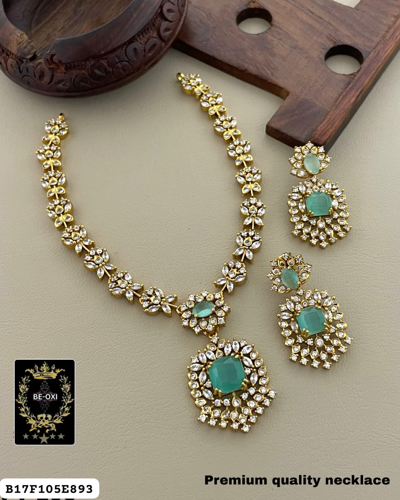 B52F105E893 AD PENDANT BRASS NECKLACE (MINT)