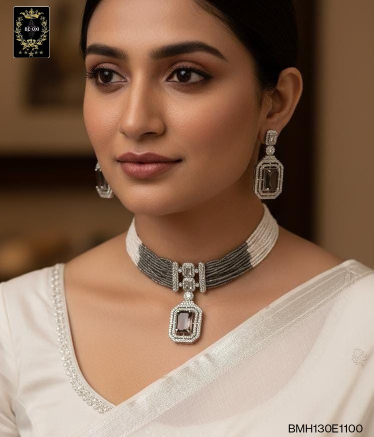 BMH130E1100 GREY STONE HYDRO CRYSTAL CHOKER