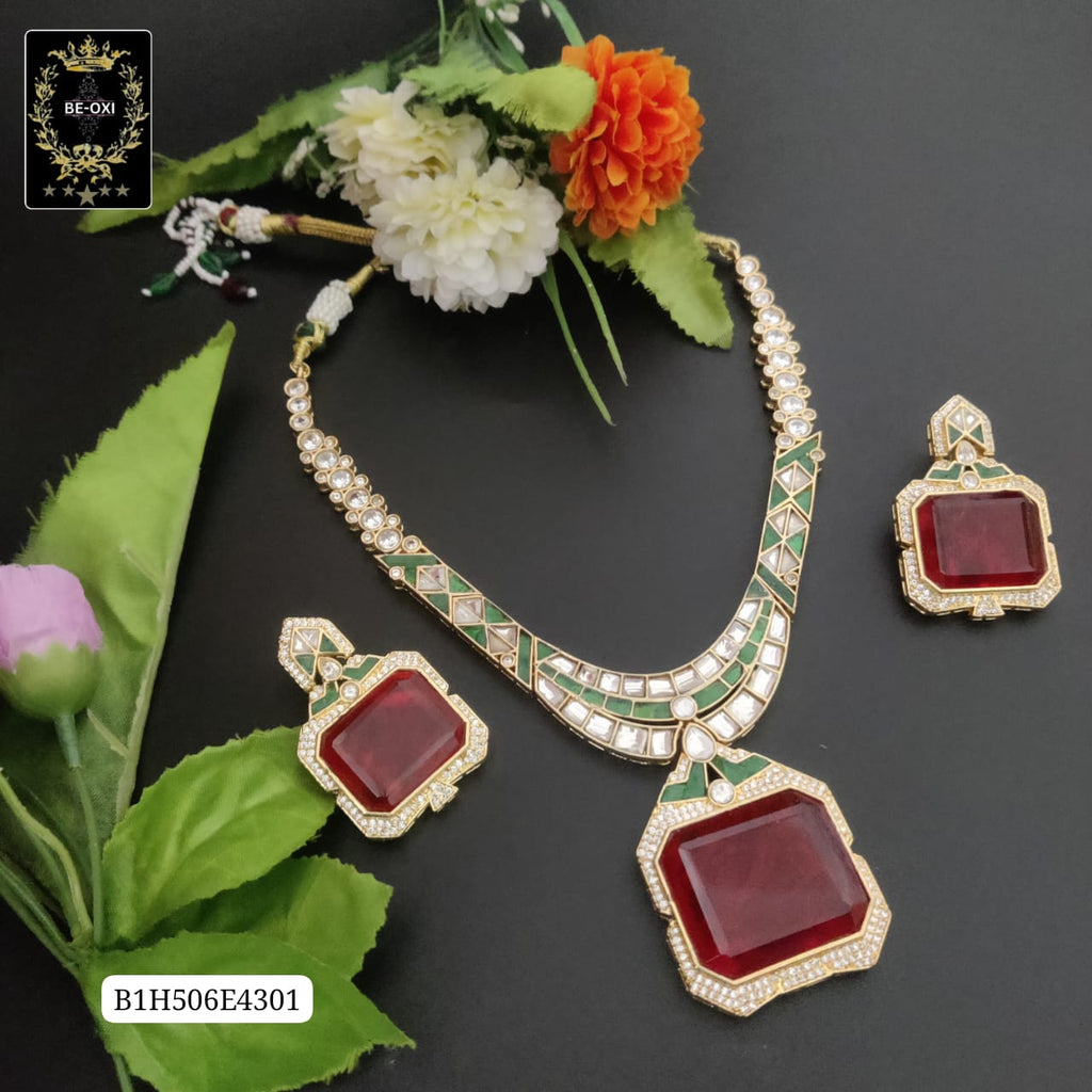 B1H506E4301 Premium Big Dublet Stone Necklace