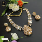 B2H430E3655 Premium Mossanite Hasuli Necklace