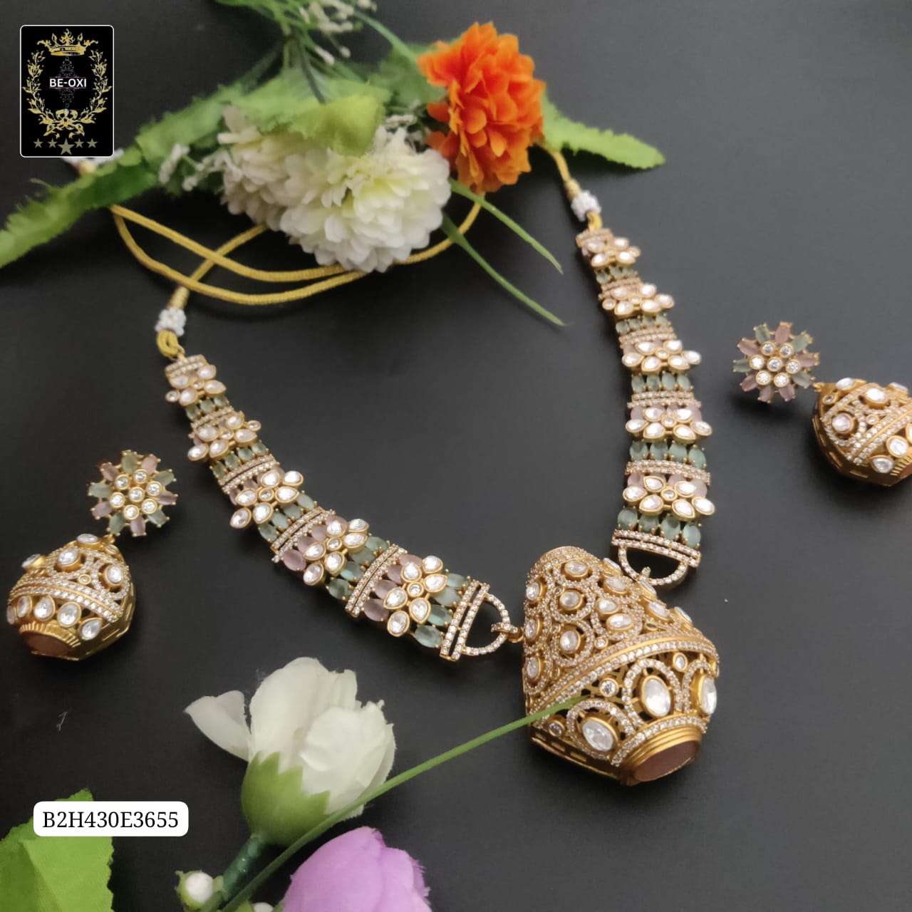 B2H430E3655 Premium Mossanite Hasuli Necklace Pink Mint