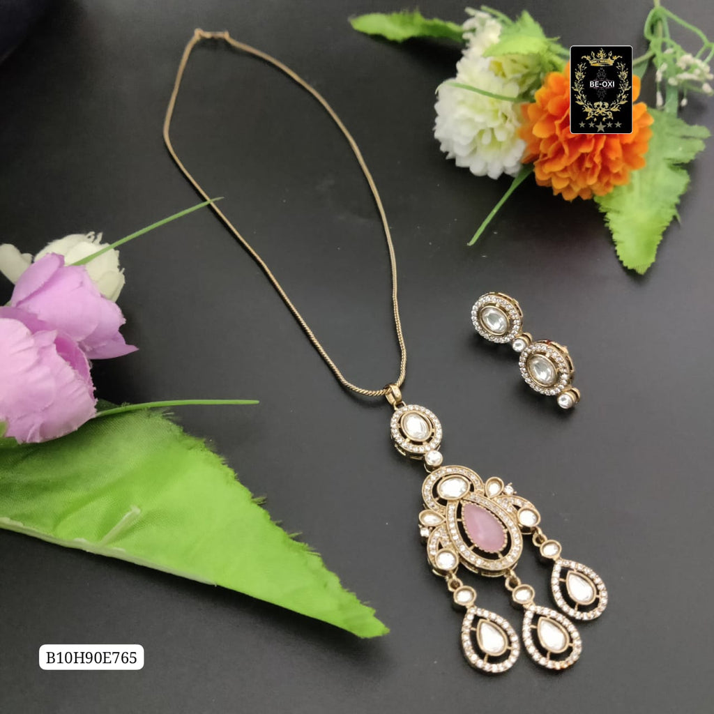 B10H90E765 MOSSANITE PENDENT