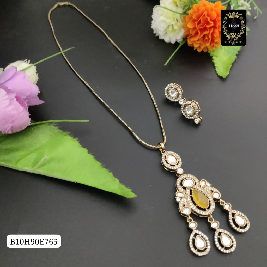 B10H90E765 MOSSANITE PENDENT