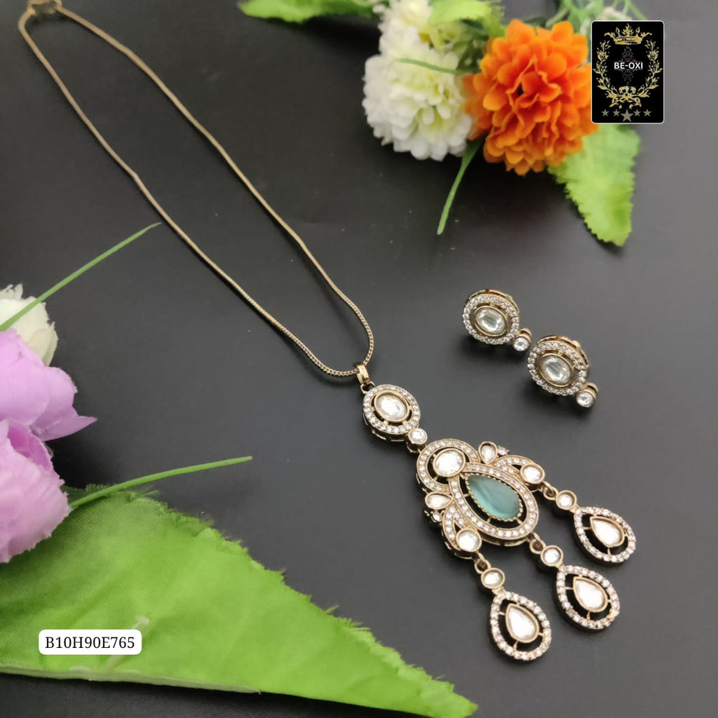 B10H90E765 MOSSANITE PENDENT