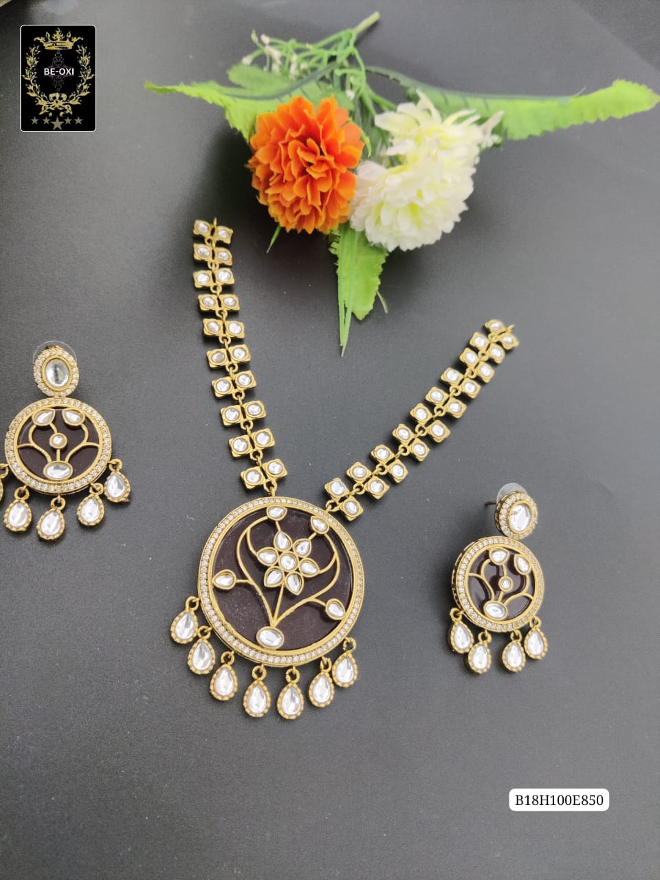 B18H100E850 MONALISA POLKI NECKLACE