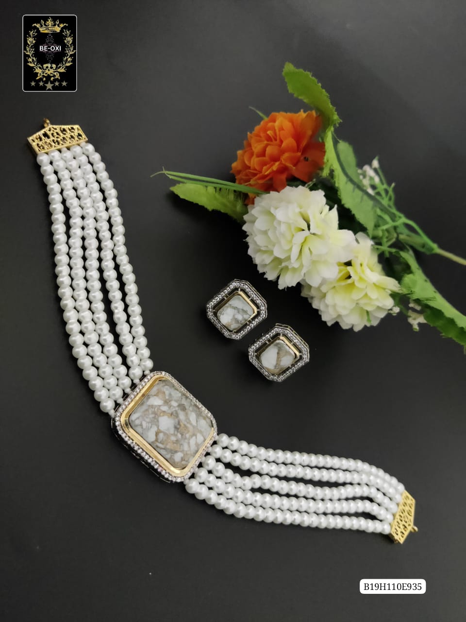 B19H110E935 PREMIUM STONE POLKI EARRINGS