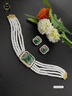 B19H110E935 PREMIUM STONE POLKI EARRINGS