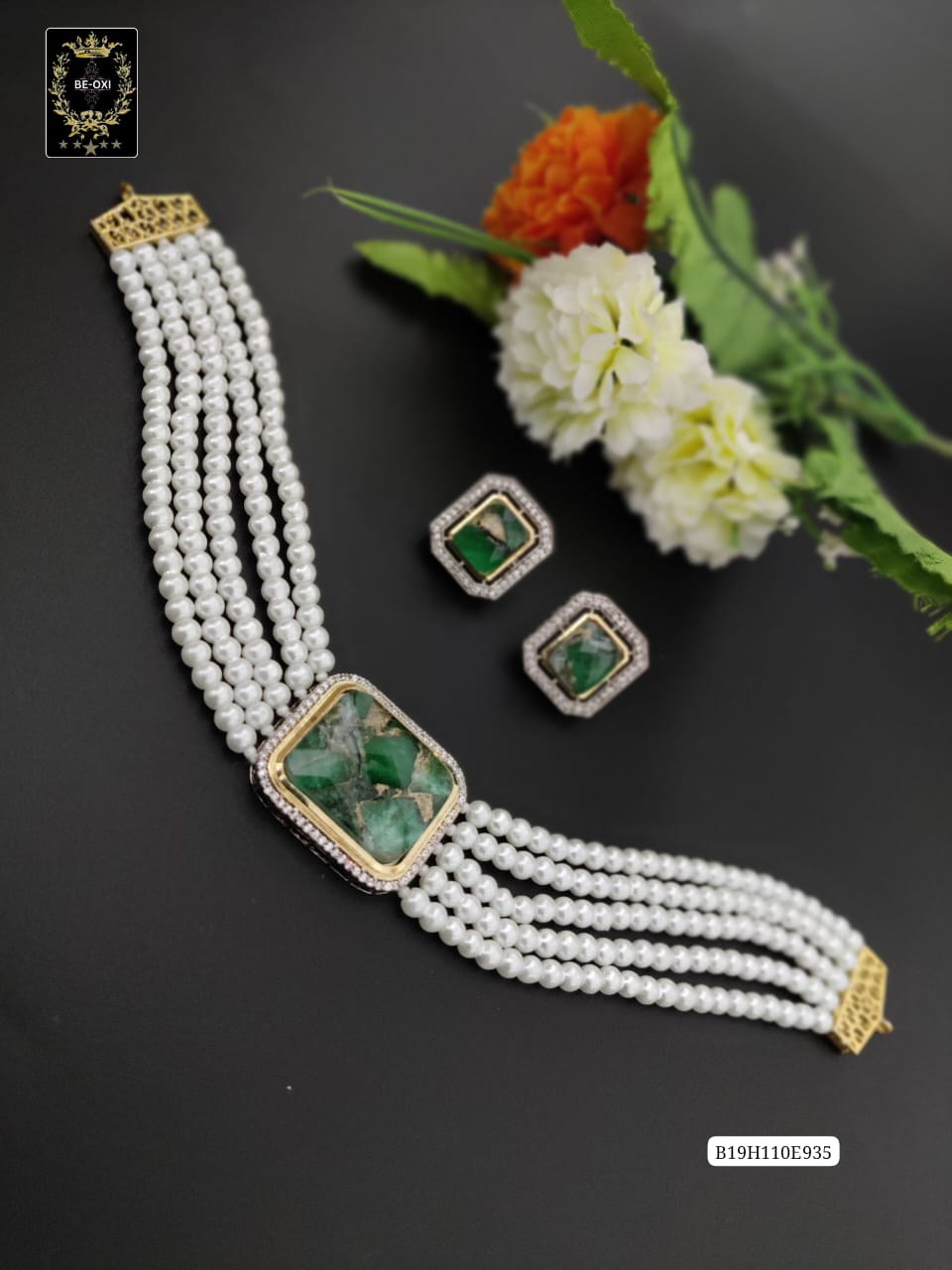 B19H110E935 PREMIUM STONE POLKI EARRINGS