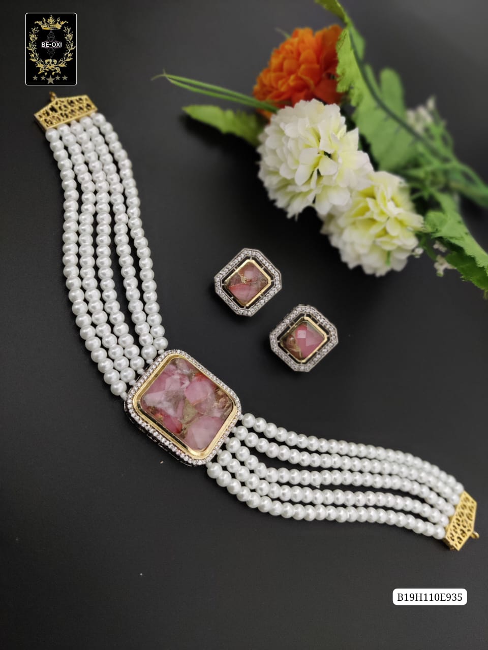 B19H110E935 PREMIUM STONE POLKI EARRINGS