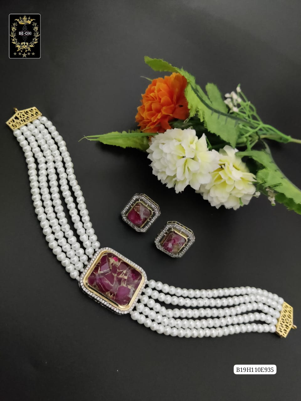 B19H110E935 PREMIUM STONE POLKI EARRINGS