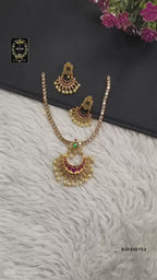 B1F85E722 Golddust Matt Polki Short Necklace